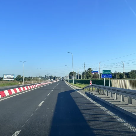 Przebudowa ul. Warszawskiej [sierpień 2023] - fot 14